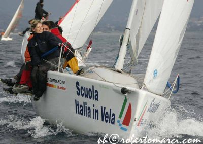 Corsi e regate agonistiche di vela in Sardegna - Velisti in mare aperto